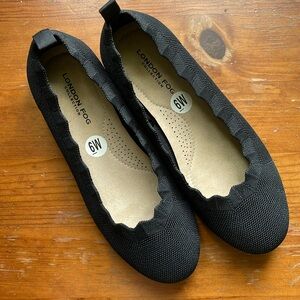 NWOT Black ballet flats